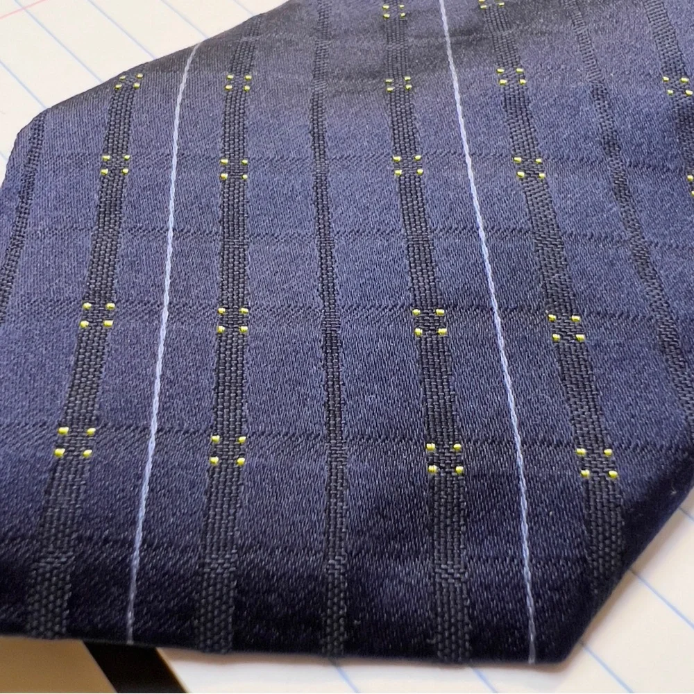 DKNY Menswear Navy Blue Lavender Stripes Pointed silk Mens Necktie Accessories